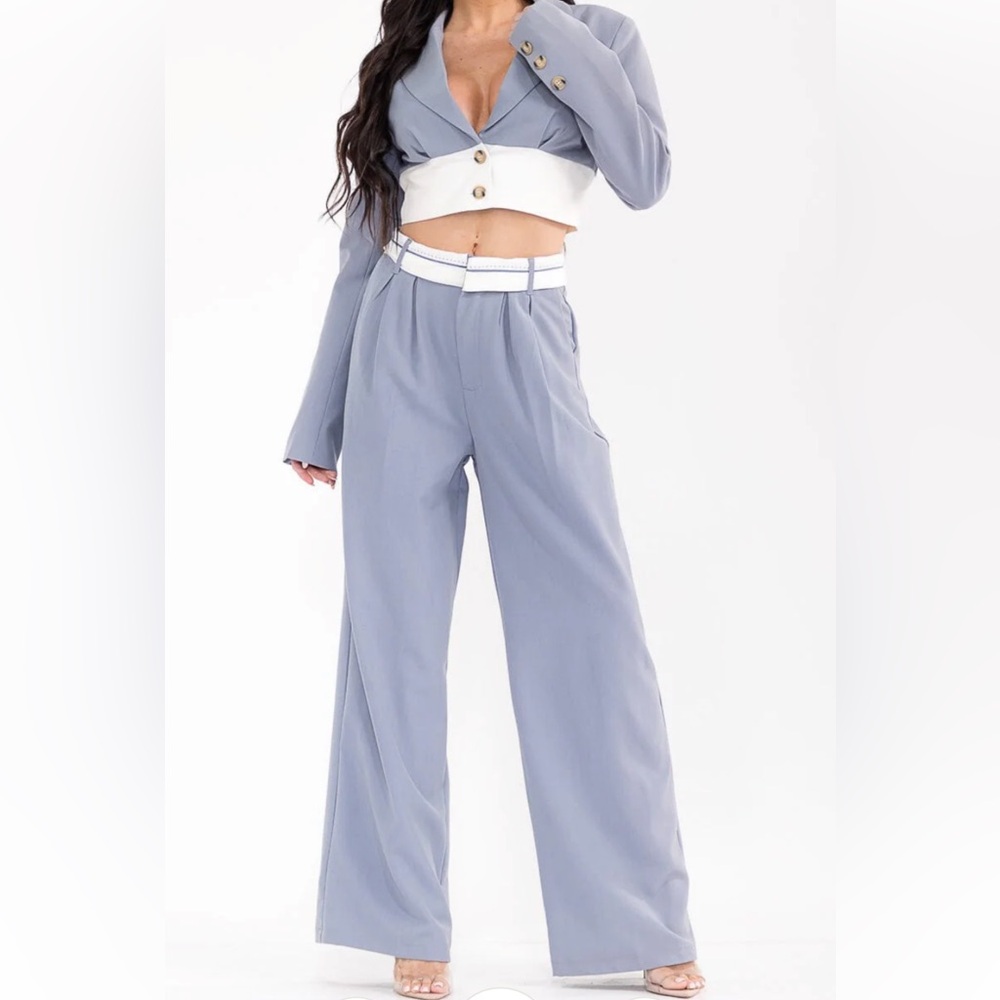 Women's Two-Piece Blazer and Pants Set - Light Blue